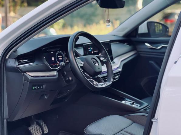 Skoda Octavia IV (A8) с пробегом 2023 года, цена 2 590 000 рублей, 61000 км, лифтбек, Автокод Объявления