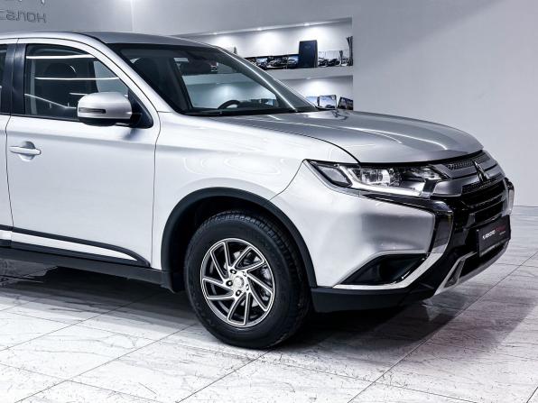 Mitsubishi Outlander III Рестайлинг 3 с пробегом 2018 года, цена 1 999 000 рублей, 132000 км, внедорожник, Автокод Объявления