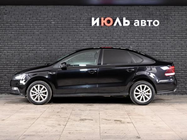 Volkswagen Polo V Рестайлинг с пробегом 2017 года, цена 1 230 000 рублей, 180932 км, седан, Автокод Объявления