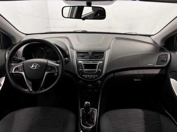 Hyundai Solaris I Рестайлинг с пробегом 2015 года, цена 655 000 рублей, 130338 км, хэтчбек, Автокод Объявления