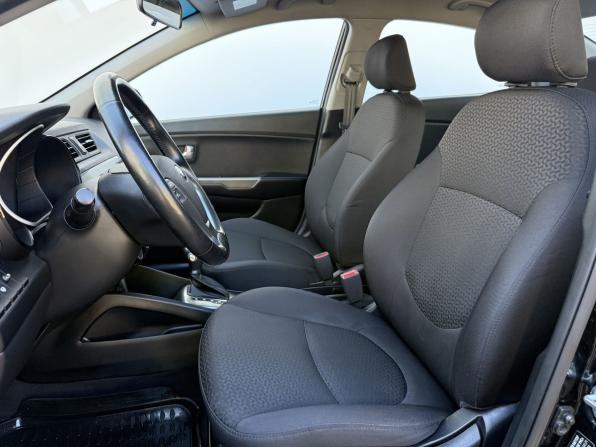 Kia Rio III Рестайлинг с пробегом 2017 года, цена 1 250 000 рублей, 95658 км, седан, Автокод Объявления