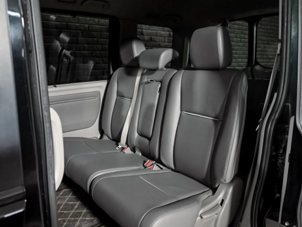 Honda Stepwgn V с пробегом 2015 года, цена 1 550 000 рублей, 305174 км, минивэн, Автокод Объявления