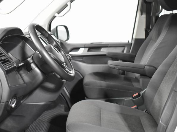 Volkswagen Caravelle T6 с пробегом 2018 года, цена 2 550 000 рублей, 221503 км, минивэн, Автокод Объявления