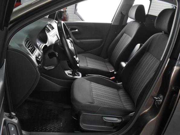 Volkswagen Polo V Рестайлинг с пробегом 2015 года, цена 1 064 000 рублей, 107259 км, седан, Автокод Объявления
