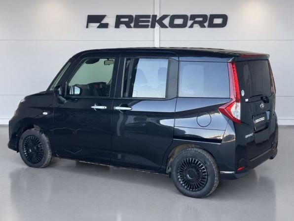 Toyota Roomy I Рестайлинг с пробегом 2021 года, цена 1 099 000 рублей, 123591 км, микровэн, Автокод Объявления