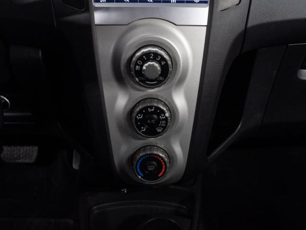 Toyota Yaris II с пробегом 2007 года, цена 789 000 рублей, 91643 км, хэтчбек, Автокод Объявления