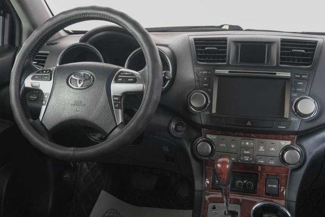 Toyota Highlander II (XU40) Рестайлинг с пробегом 2013 года, цена 2 299 000 рублей, 240000 км, внедорожник, Автокод Объявления