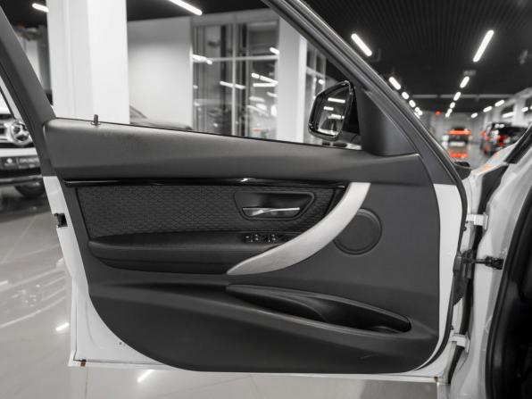 BMW 3 серии VI (F3x) Рестайлинг с пробегом 2018 года, цена 2 650 000 рублей, 112864 км, седан, Автокод Объявления