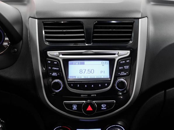 Hyundai Solaris I с пробегом 2013 года, цена 779 000 рублей, 167107 км, хэтчбек, Автокод Объявления