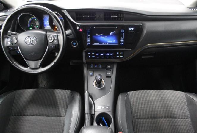 Toyota Auris II Рестайлинг с пробегом 2016 года, цена 1 583 000 рублей, 134932 км, универсал, Автокод Объявления