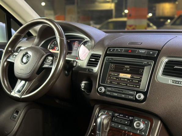 Volkswagen Touareg II Рестайлинг с пробегом 2015 года, цена 2 399 000 рублей, 254469 км, внедорожник, Автокод Объявления