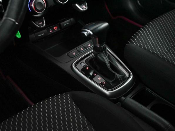 Kia Rio IV с пробегом 2018 года, цена 1 590 000 рублей, 80115 км, седан, Автокод Объявления