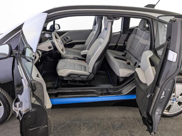BMW i3 I (I01) Рестайлинг с пробегом 2018 года, цена 1 900 000 рублей, 92432 км, хэтчбек, Автокод Объявления