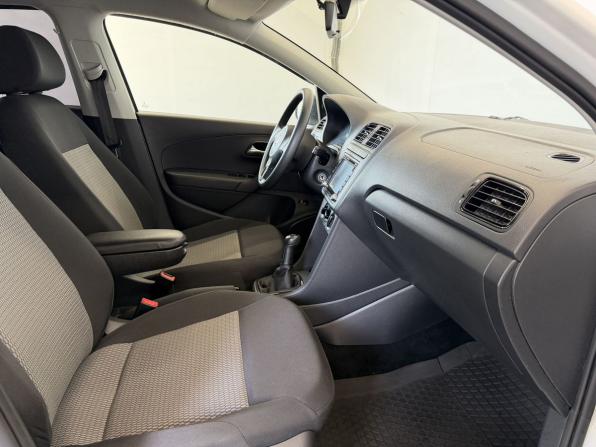 Volkswagen Polo V с пробегом 2011 года, цена 895 000 рублей, 70090 км, седан, Автокод Объявления