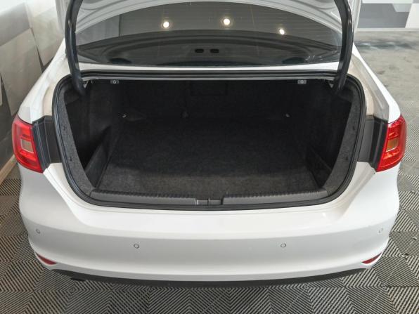 Volkswagen Jetta VI с пробегом 2013 года, цена 990 000 рублей, 260451 км, седан, Автокод Объявления