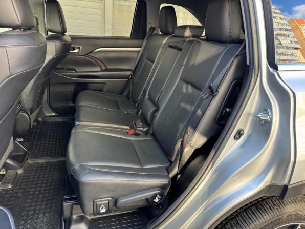 Toyota Highlander III (XU50) Рестайлинг с пробегом 2018 года, цена 3 779 000 рублей, 42688 км, внедорожник, Автокод Объявления