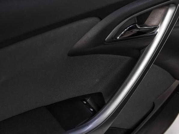 Opel Astra J Рестайлинг с пробегом 2013 года, цена 870 000 рублей, 203523 км, хэтчбек, Автокод Объявления