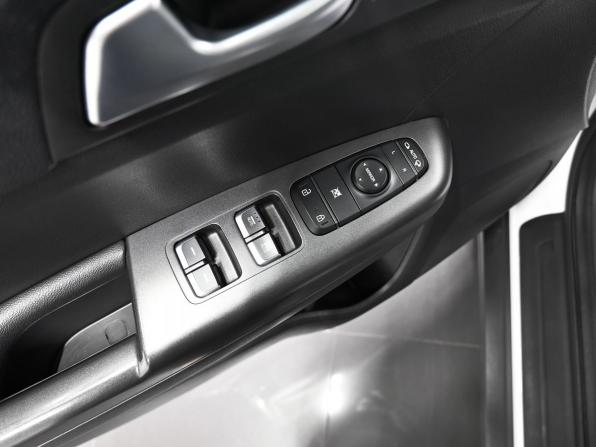 Kia Sportage IV Рестайлинг с пробегом 2018 года, цена 2 245 000 рублей, 53079 км, внедорожник, Автокод Объявления