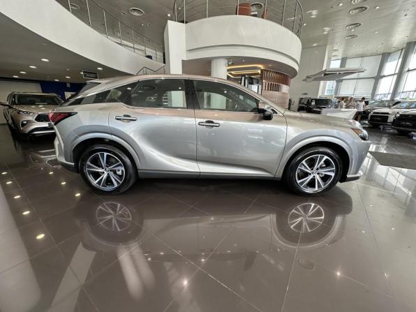 Lexus RX V с пробегом 2025 года, цена 7 557 000 рублей, 4453 км, внедорожник, Автокод Объявления