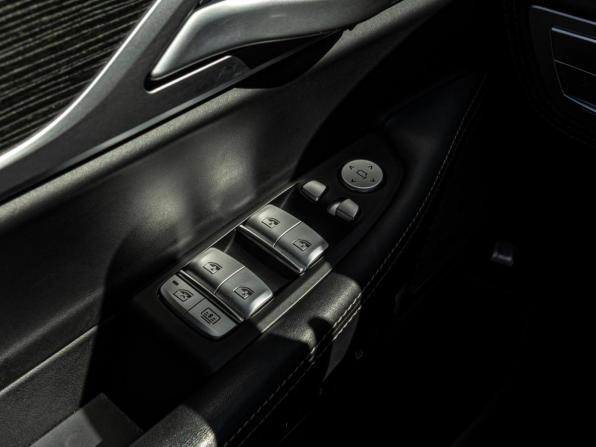 BMW 7 серии VI (G11/G12) Рестайлинг с пробегом 2019 года, цена 5 990 000 рублей, 180333 км, седан, Автокод Объявления