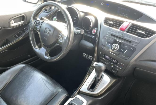 Honda Civic IX с пробегом 2012 года, цена 1 050 000 рублей, 272245 км, хэтчбек, Автокод Объявления