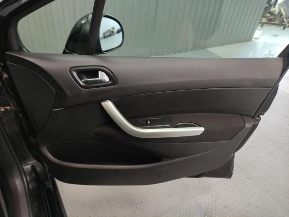 Peugeot 308 I с пробегом 2009 года, цена 300 000 рублей, 257509 км, хэтчбек, Автокод Объявления
