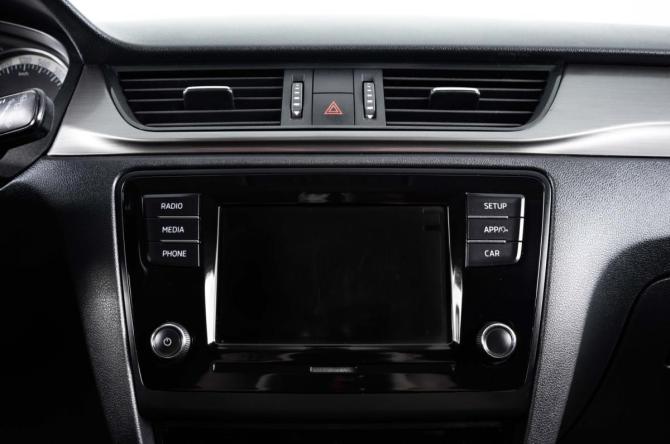 Skoda Rapid I Рестайлинг с пробегом 2019 года, цена 1 399 000 рублей, 117239 км, лифтбек, Автокод Объявления