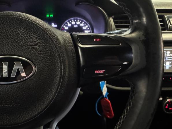 Kia Rio IV с пробегом 2018 года, цена 899 000 рублей, 345000 км, хэтчбек, Автокод Объявления