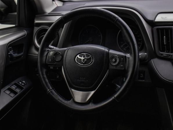 Toyota RAV4 IV (XA40) Рестайлинг с пробегом 2016 года, цена 2 319 000 рублей, 97172 км, внедорожник, Автокод Объявления