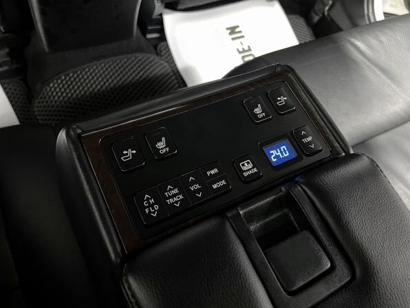 Toyota Camry VII (XV50) Рестайлинг с пробегом 2015 года, цена 1 765 000 рублей, 186182 км, седан, Автокод Объявления