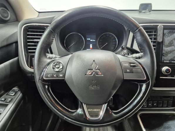 Mitsubishi Outlander III Рестайлинг 3 с пробегом 2021 года, цена 3 655 000 рублей, 27052 км, внедорожник, Автокод Объявления