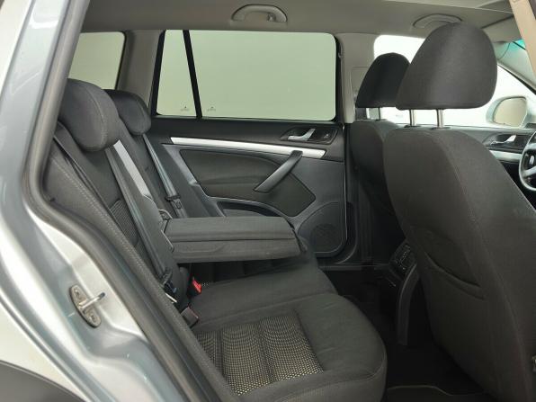 Skoda Octavia II (A5) Рестайлинг с пробегом 2012 года, цена 1 035 000 рублей, 311445 км, универсал, Автокод Объявления