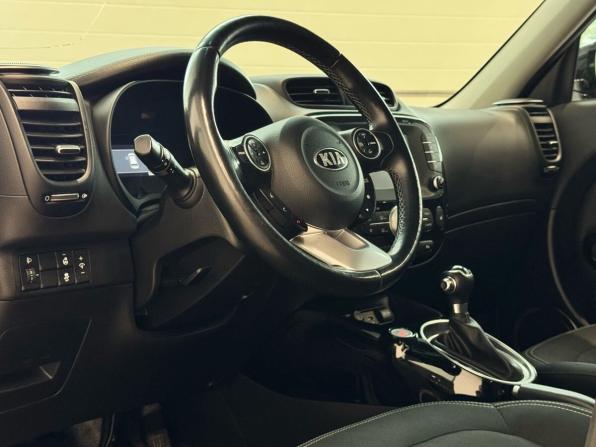Kia Soul II Рестайлинг с пробегом 2017 года, цена 1 620 000 рублей, 93000 км, хэтчбек, Автокод Объявления