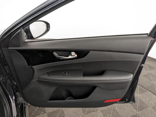 Kia Cerato IV Рестайлинг с пробегом 2021 года, цена 2 250 000 рублей, 28605 км, седан, Автокод Объявления