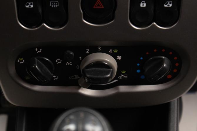 Renault Logan I Рестайлинг с пробегом 2011 года, цена 399 000 рублей, 275000 км, седан, Автокод Объявления