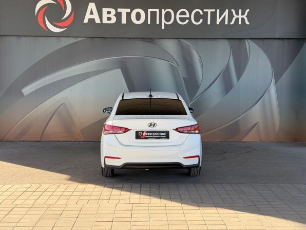 Hyundai Solaris II с пробегом 2019 года, цена 1 299 000 рублей, 98356 км, седан, Автокод Объявления