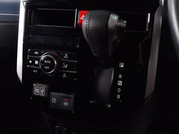 Toyota Roomy I Рестайлинг с пробегом 2021 года, цена 1 329 995 рублей, 54534 км, микровэн, Автокод Объявления