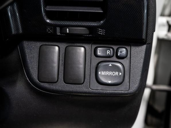Toyota Wish I Рестайлинг с пробегом 2006 года, цена 995 000 рублей, 274360 км, компактвэн, Автокод Объявления