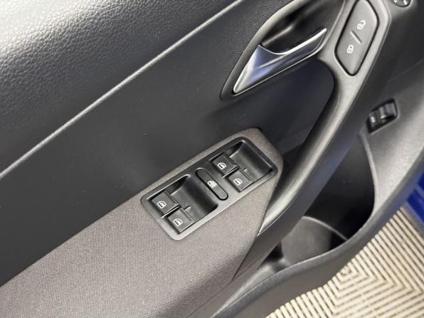 Volkswagen Polo V Рестайлинг с пробегом 2019 года, цена 1 395 000 рублей, 68007 км, седан, Автокод Объявления