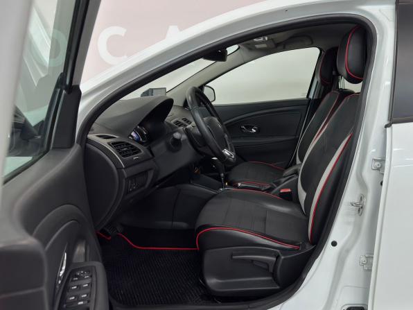 Renault Megane III Рестайлинг с пробегом 2013 года, цена 710 000 рублей, 202000 км, хэтчбек, Автокод Объявления