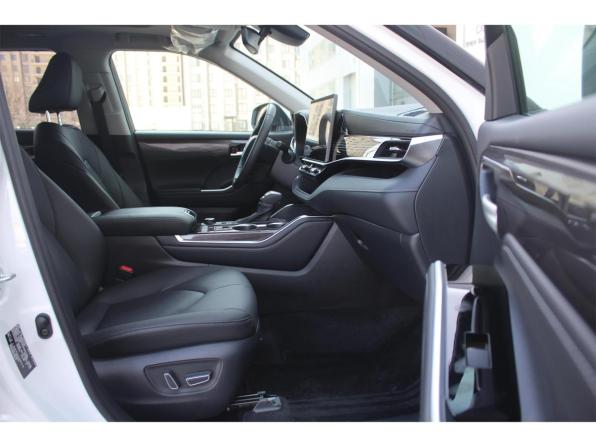 Toyota Highlander IV (XU70) с пробегом 2025 года, цена 5 740 000 рублей, 33 км, внедорожник, Автокод Объявления