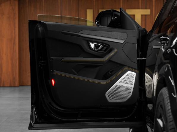 Lamborghini Urus I с пробегом 2022 года, цена 30 530 000 рублей, 29216 км, внедорожник, Автокод Объявления