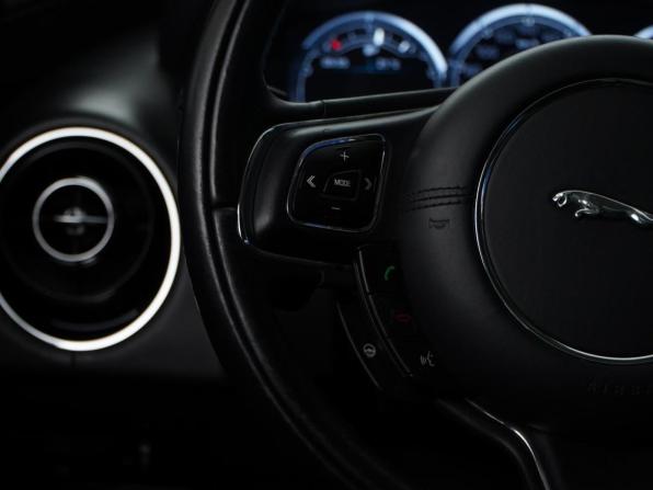 Jaguar XJ IV (X351) с пробегом 2013 года, цена 1 799 077 рублей, 135732 км, седан, Автокод Объявления