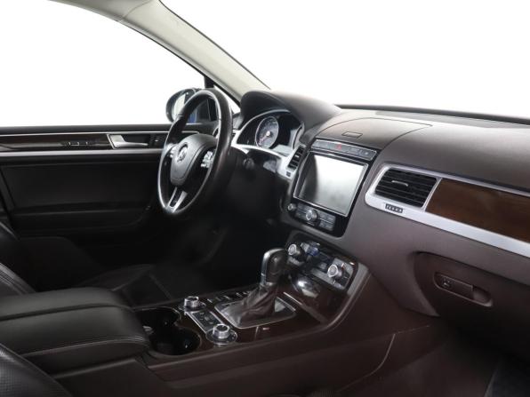 Volkswagen Touareg II Рестайлинг с пробегом 2017 года, цена 3 499 000 рублей, 128135 км, внедорожник, Автокод Объявления
