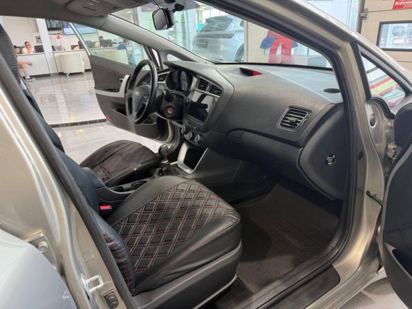 Kia Ceed II Рестайлинг с пробегом 2016 года, цена 860 000 рублей, 198718 км, хэтчбек, Автокод Объявления