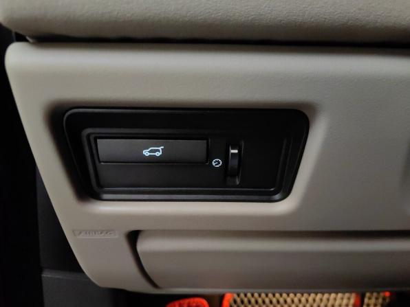 Land Rover Range Rover Evoque I Рестайлинг с пробегом 2015 года, цена 1 698 000 рублей, 260600 км, внедорожник, Автокод Объявления
