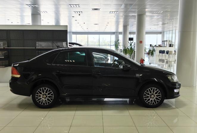 Volkswagen Polo V Рестайлинг с пробегом 2018 года, цена 804 000 рублей, 212000 км, седан, Автокод Объявления