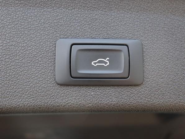 Audi Q5 I (8R) Рестайлинг с пробегом 2015 года, цена 1 999 000 рублей, 171670 км, внедорожник, Автокод Объявления