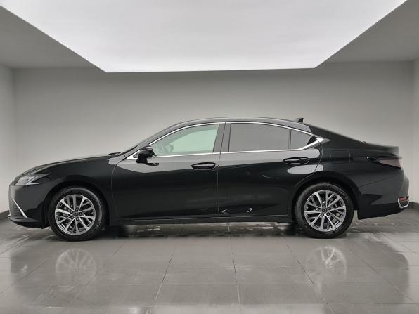 Lexus ES VII Рестайлинг 2 с пробегом 2025 года, цена 5 198 000 рублей, 6820 км, седан, Автокод Объявления