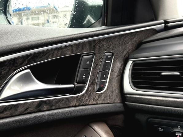 Audi A6 allroad III (C7) Рестайлинг с пробегом 2016 года, цена 3 470 000 рублей, 104000 км, универсал, Автокод Объявления